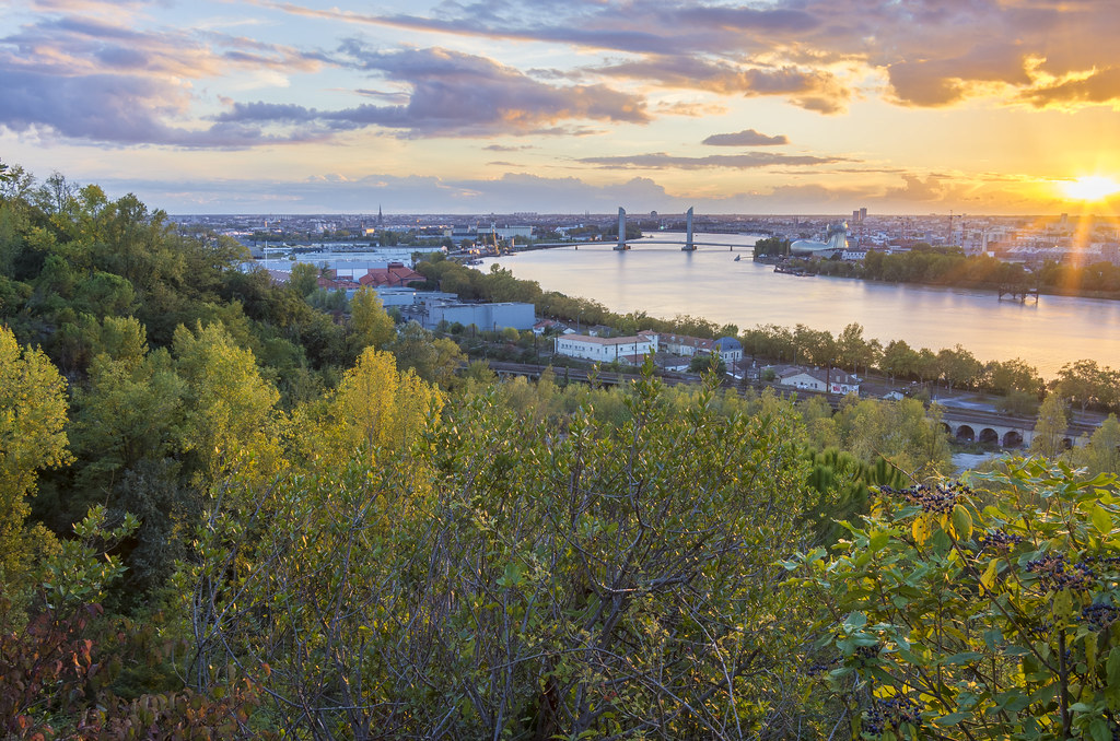 Coucher de soleil sur Bordeaux Belvédère du Parc de l