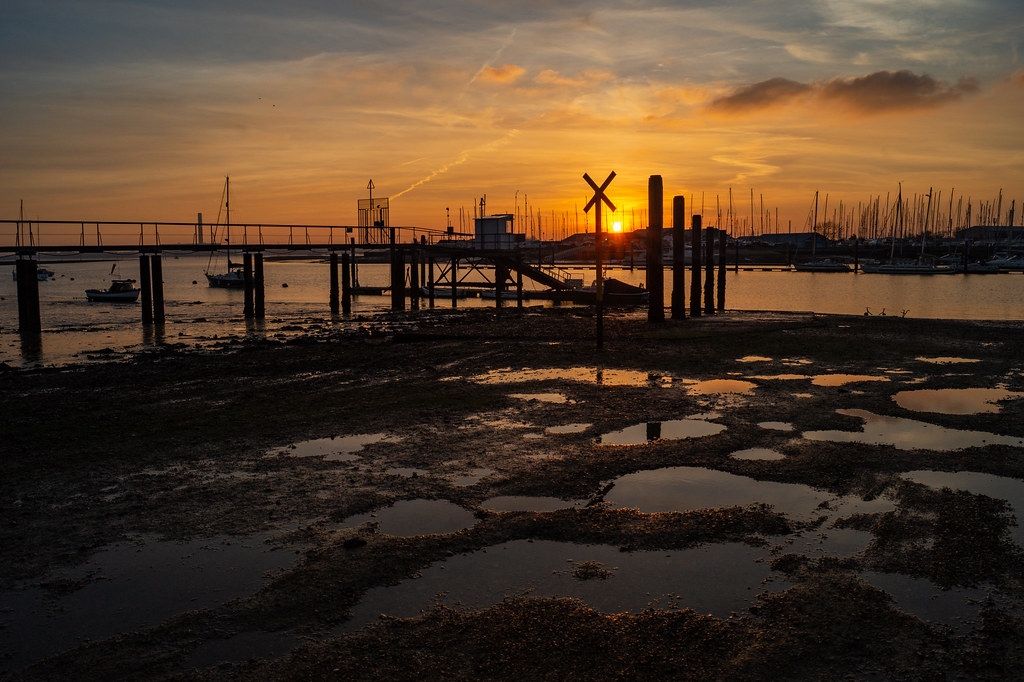 Rew Street, Cowes PO31, UK Sunrise Sunset Times