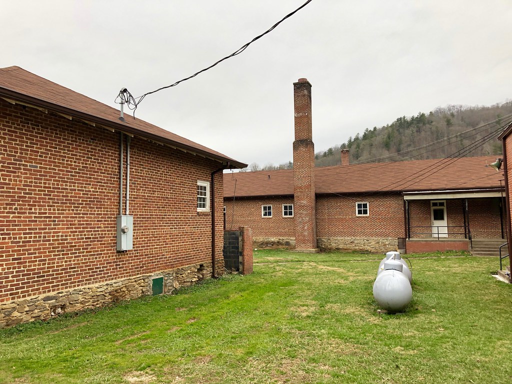 Old Fines Creek School, Fines Creek, NC Constructed in 192… Flickr