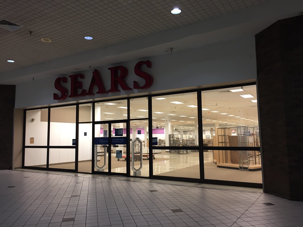 Sears mall entrance Sears 1575 (194,568 square feet) 100 … Flickr