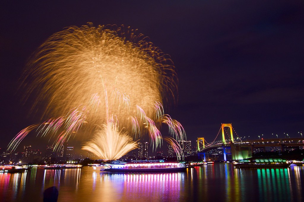 お台場レインボー花火 by 鈴電 （ID：8318457） 写真共有サイトPHOTOHITO お台場レインボー花火 Odaiba Rainbow Hanabi 2018 2018年12月22日夜に開催された「お… Flickr