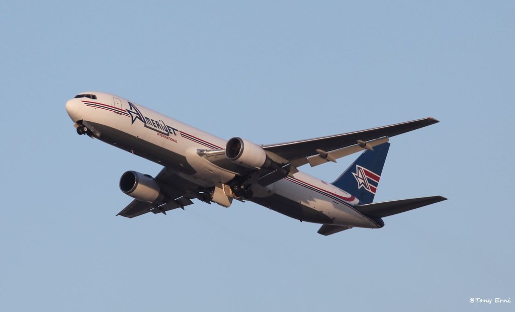 Boeing 767300 (N319CM) Ameri Jet Taking off from Miami In… Flickr