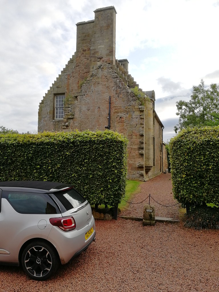 Scotland 2018_413_Rosslyn Castle, Roslin, Midlothian, Scot… Flickr