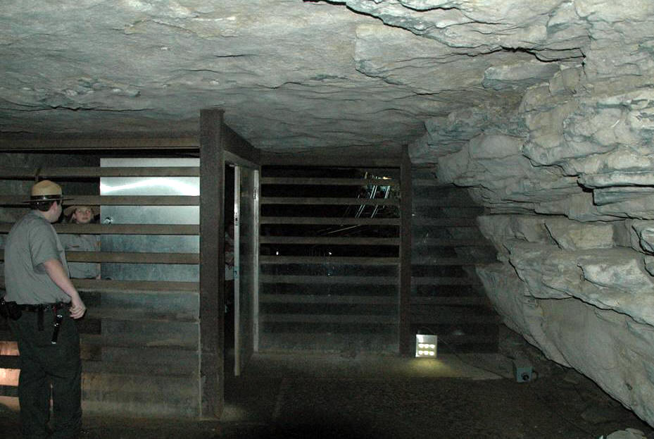 Houchins Narrows (Mammoth Cave, Kentucky, USA) 6 a photo on Flickriver