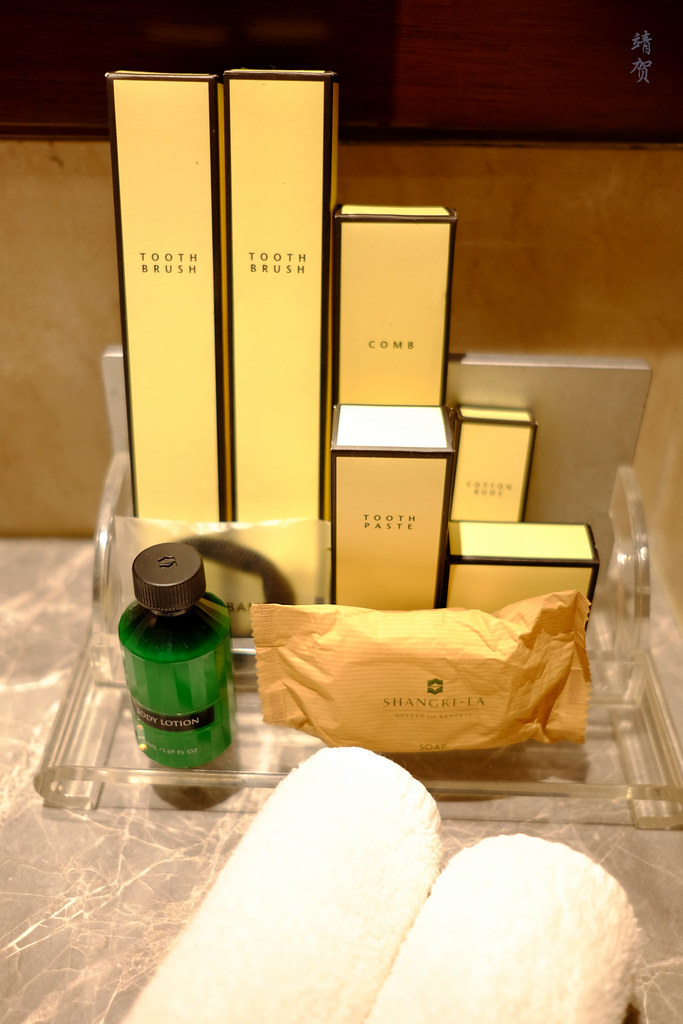 Bathroom amenities a photo on Flickriver