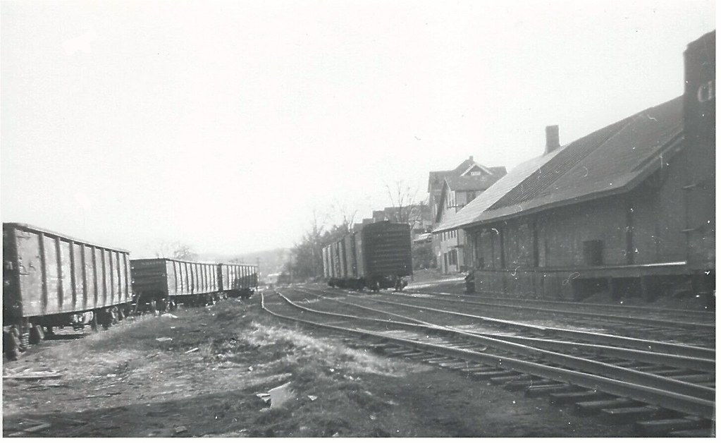 Watertown, CT. Here’s an undated view of the old railroad … Flickr