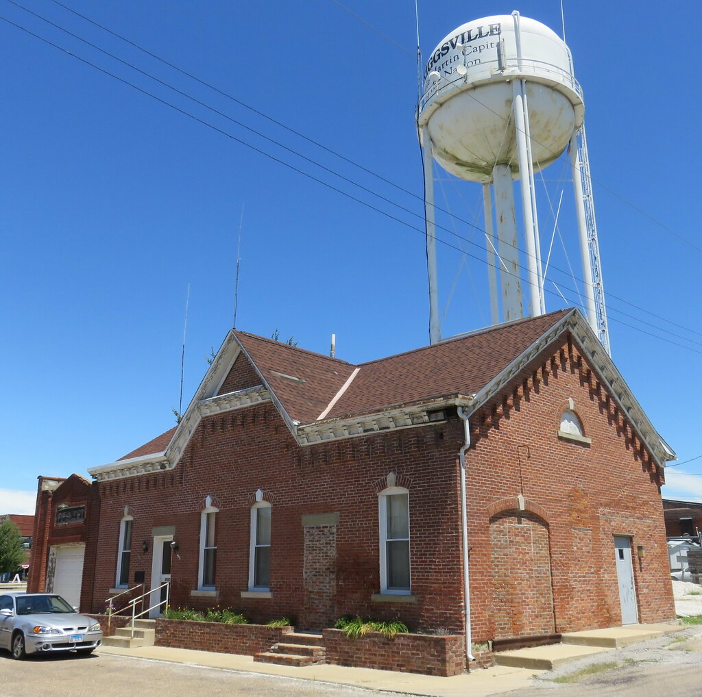 Griggsville, Illinois Town Hall and Water Tower Griggsvill… Flickr