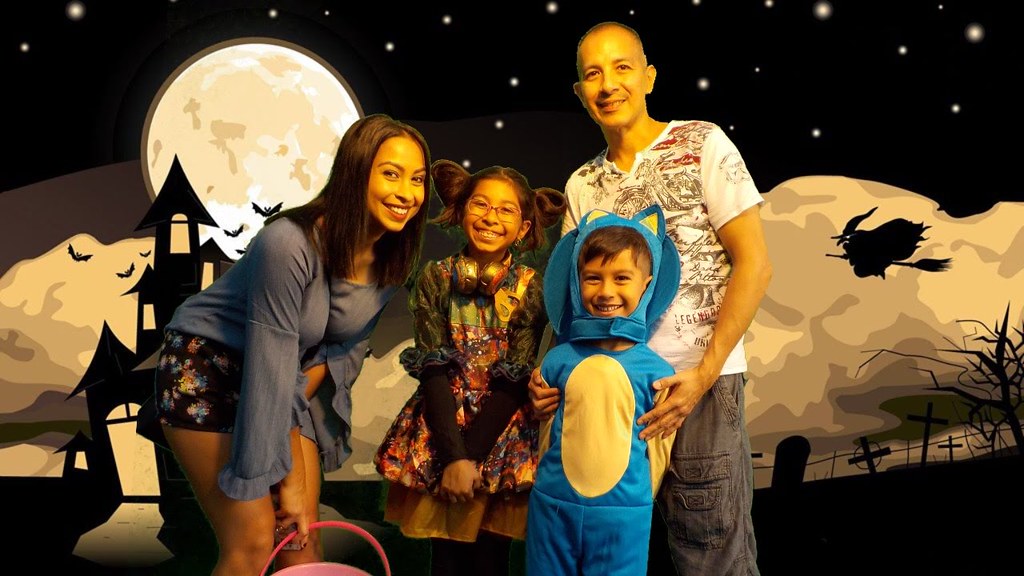 Halloween in the Park 2018 The Friendswood Library used a … Flickr