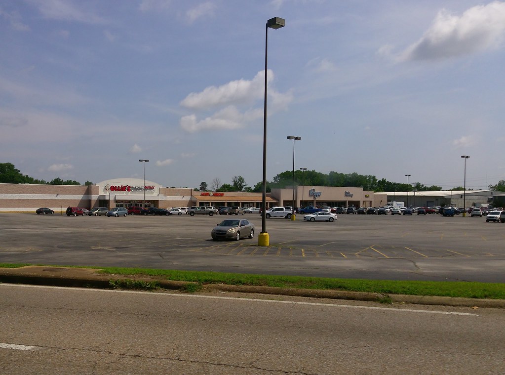 Corinth Oliie's (and Kroger) Another view from the road, t… Flickr