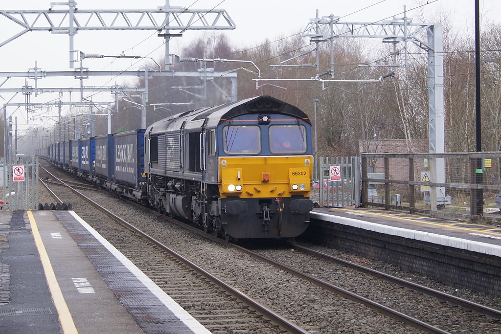 66302 heads the tesco Daventry Wentloog passes gree… Flickr