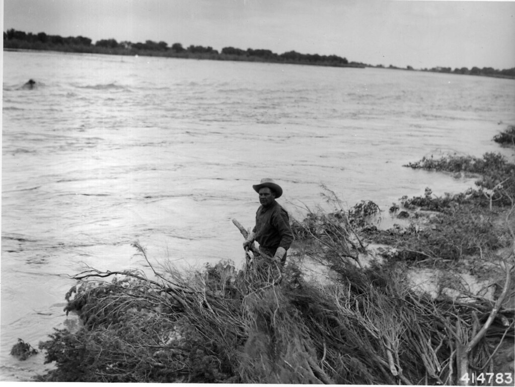 The Rio Grande in flood near Belen, New Mexico. 1941 by E.… Flickr