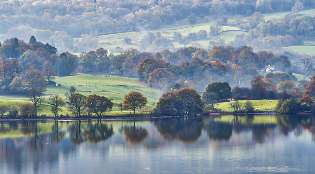Lake Windermere at dawn Reflections upon Lake Windermere L… Flickr