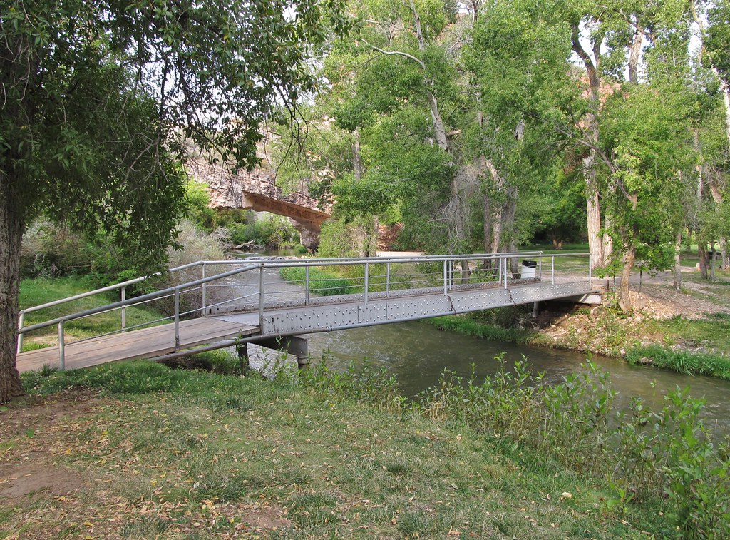 Ayres Natural Bridge, Wyoming Ayres Natural Bridge is a ro… Flickr