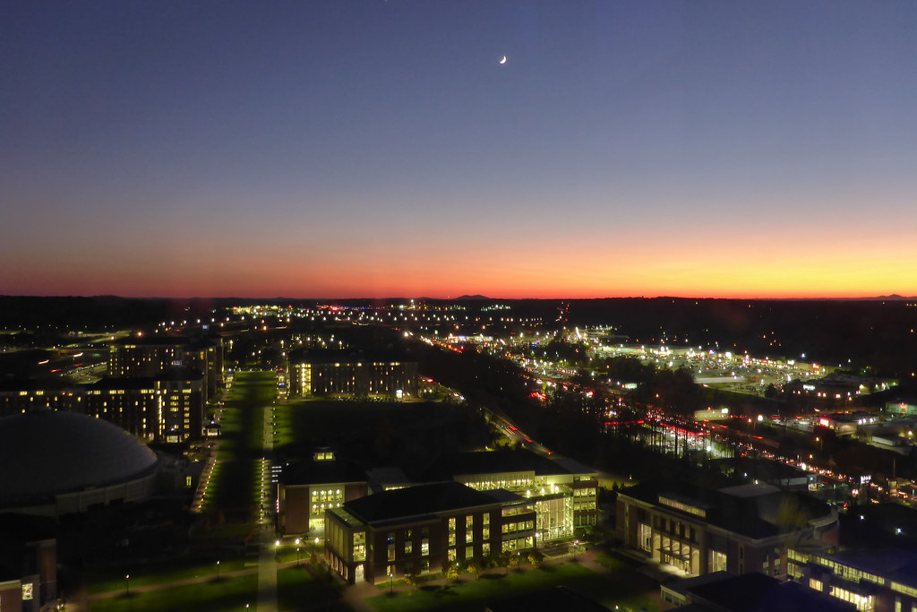 Lockewood Dr, Lynchburg, VA 美國的日出日落時間表