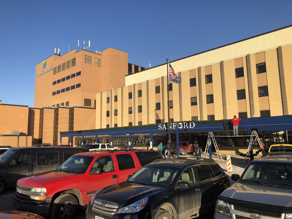 Sanford Hospital Christmas 🎄 Fargo, North Dakota Jared Anders Flickr