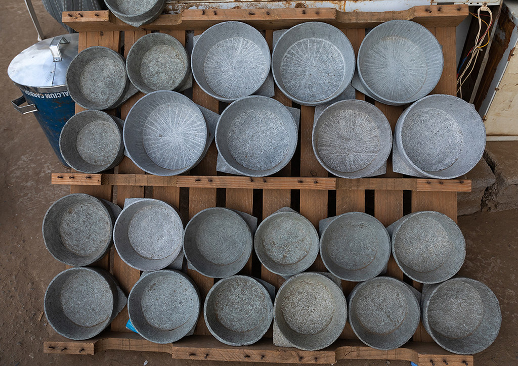 Traditional cooking stone dishes, Jizan Province, Mahalah,… Flickr