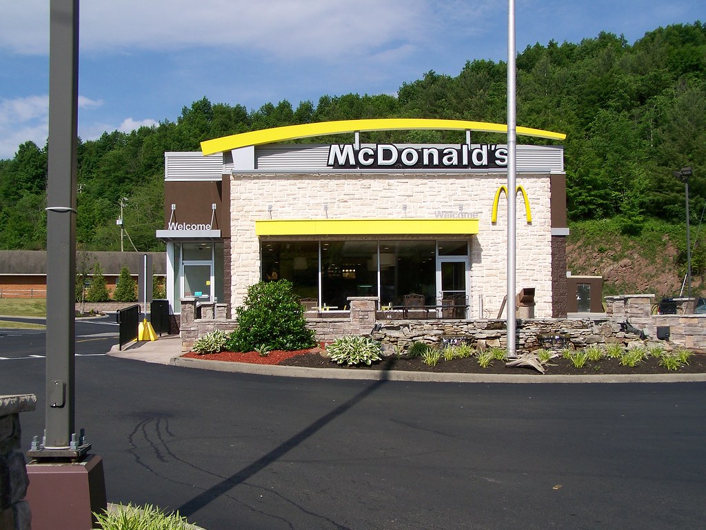 100_7994 621 Tazewell Avenue,Tazewell,Virginia ncokecan Flickr