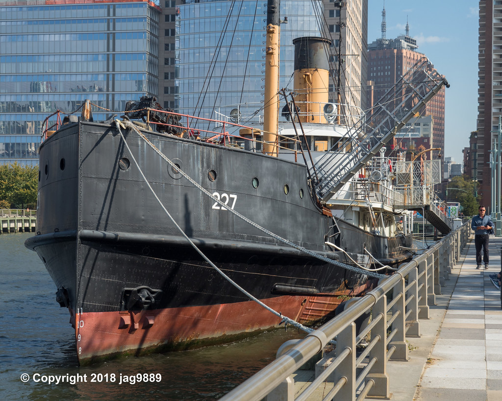 LILAC Lighthouse Tender Steamship at Pier 25 on the Hudson… Flickr