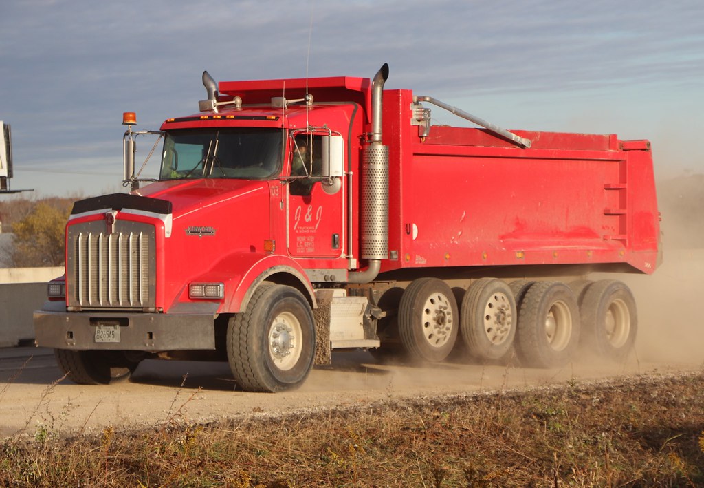 J&J Trucking & Sons Inc. of Milwaukee, Wisconsin J&J Truck… Flickr