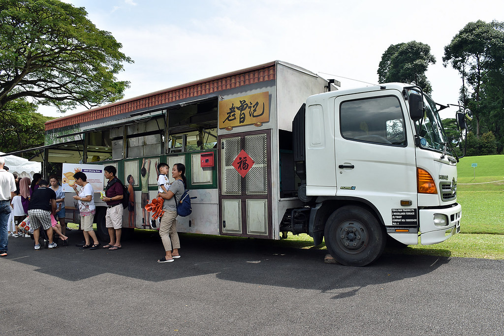 Food Truck Old Chang Kee selling snacks during the open ho… Flickr