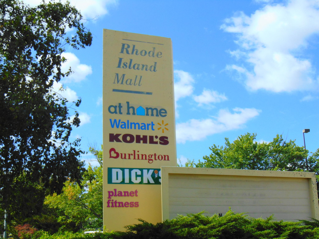 Rhode Island Mall (Warwick, Rhode Island) JJBers Flickr