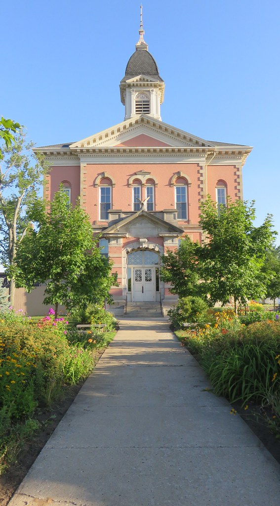 Menominee County Courthouse (Menominee, Michigan) Built in… Flickr