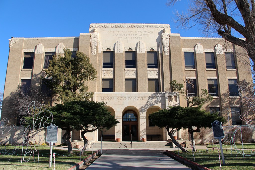 Moore County Courthouse (Dumas, Texas) Historic Moore Coun… Flickr