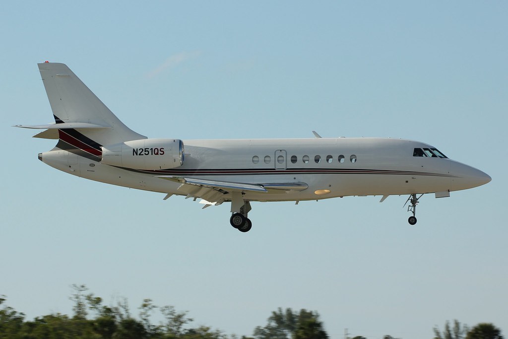 N251QS NetJets Falcon 2000 N251QS arriving from Teterboro james