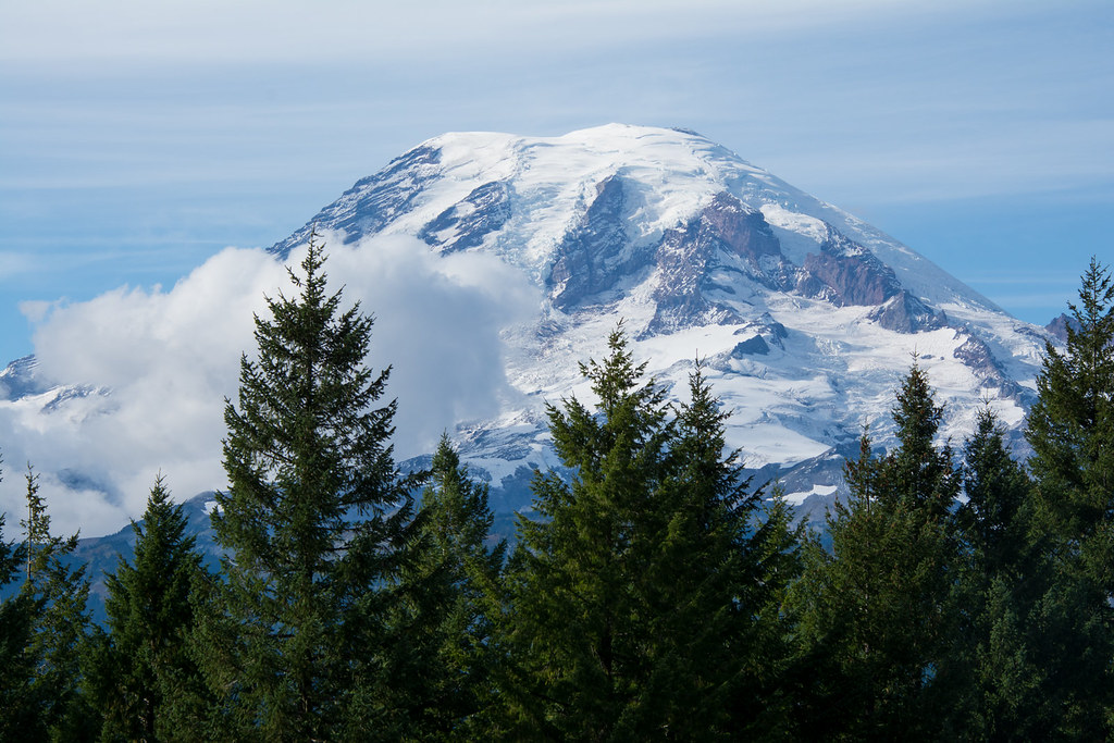 Active Volcano Mount Rainier Mount Rainier National Park… Flickr