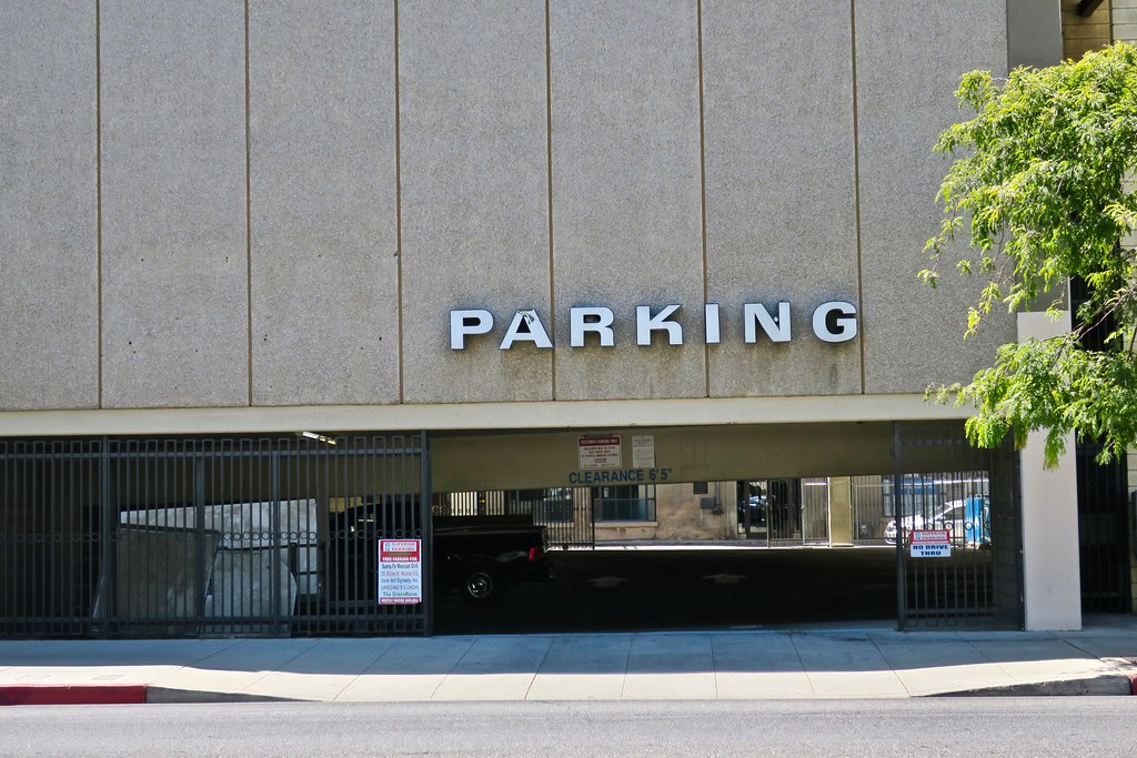 Parking, Bakersfield, CA Parking sign on a parking garage … Flickr