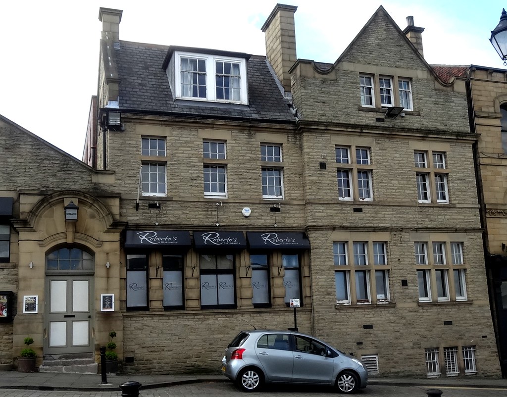 [72893] Batley Post Office Batley Post Office (former), Ma… Flickr