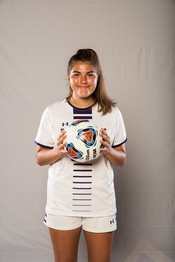 Amherst_College_Womens_Soccer_Team_20180903_CS2_4983 Flickr
