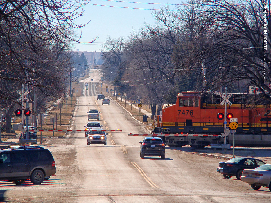 Train crossing K177 in Strong City, 5 Jan 2019 A BNSF tra… Flickr