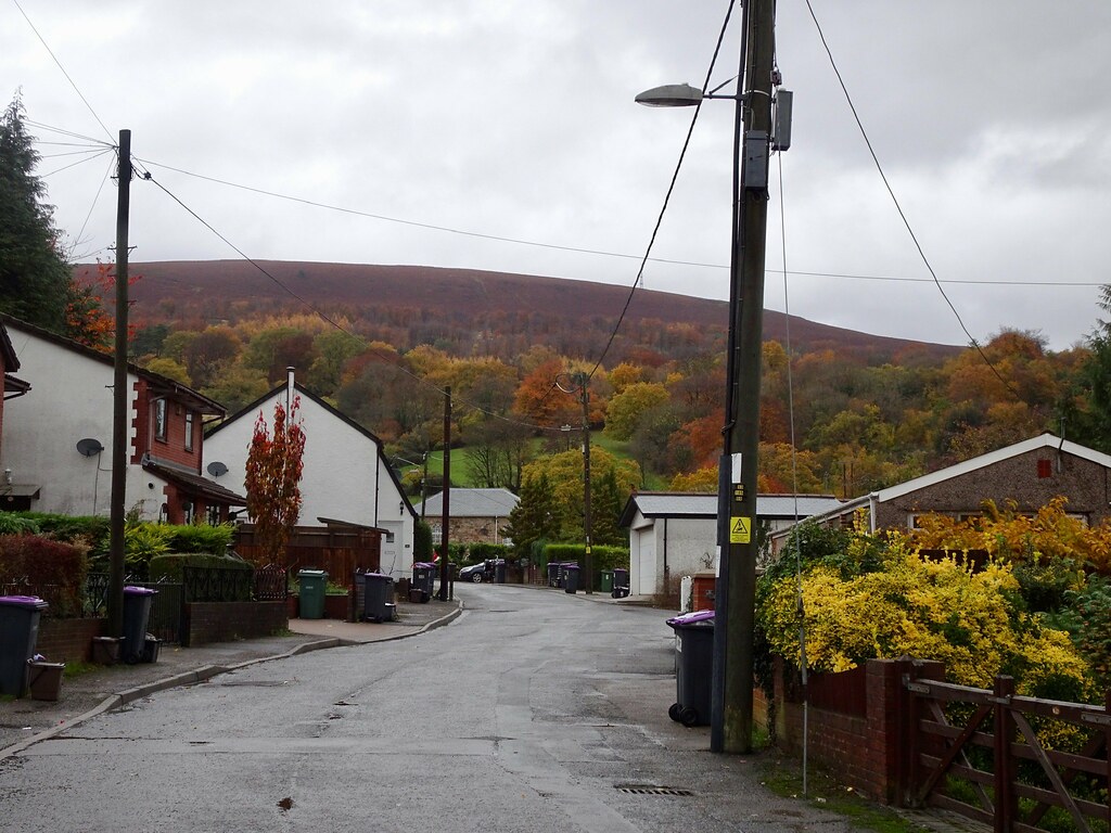 Tram Road, Upper Cwmbran 8 November 2018 Looking down Tram… Flickr