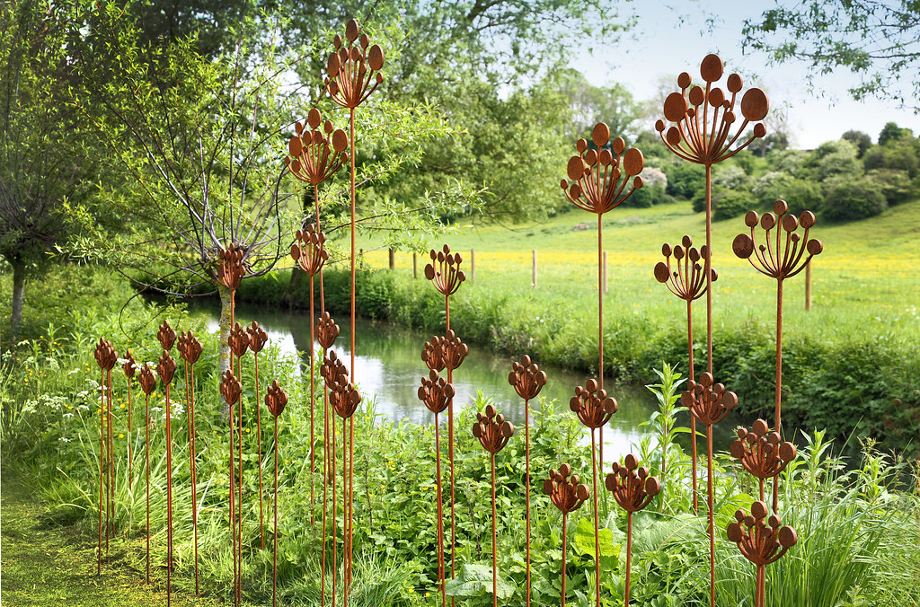 Cow Parsley Garden Sculptures Rusted metal garden sculptur… Flickr
