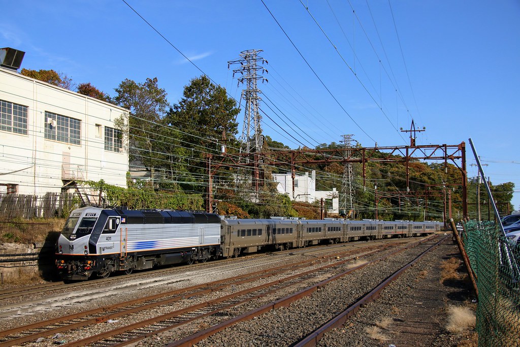 877 Hoboken to Hackettstown Train 877 arrives in Summit, N… Flickr