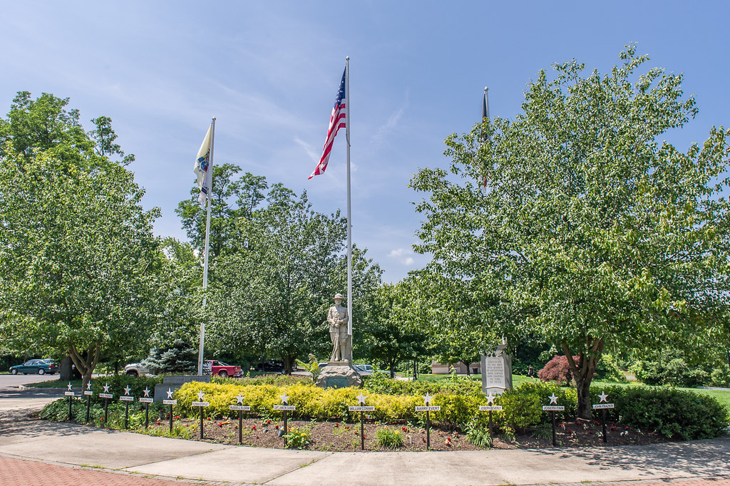 Wampum Brook, Eatontown, New Jersey A small brook and park… Flickr