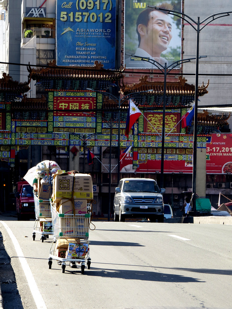 grocery karts illusion saw these grocery karts at a busy r… Flickr