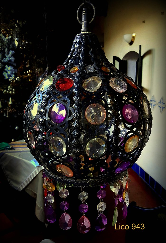 Lámpara Lámpara artesanal hecha en La Antigua Guatemala...… Flickr