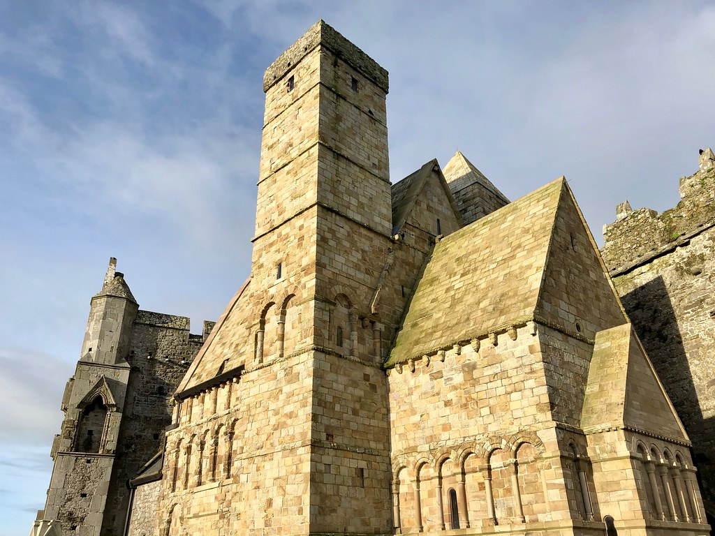 Cormac's Chapel, Rock of Cashel, Caiseal, Éire The most in… Flickr