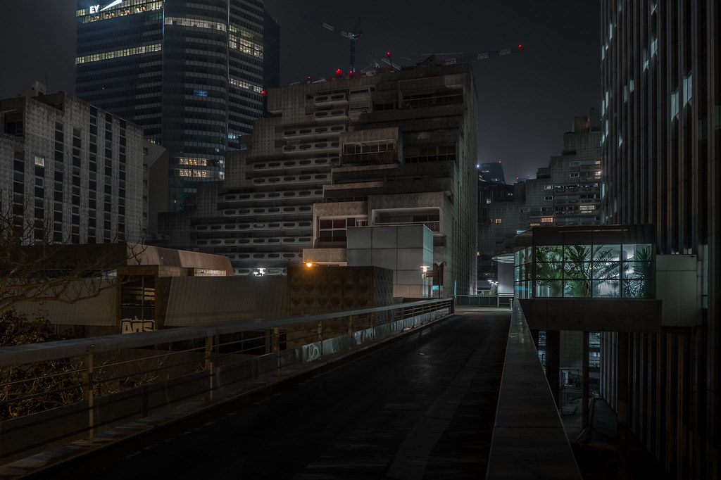 L'aquarium ;) Paris La Défense France La Défense Pari… Flickr