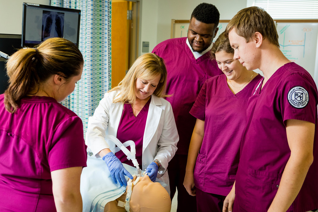 Respiratory Care SCC students in Respiratory Care lab