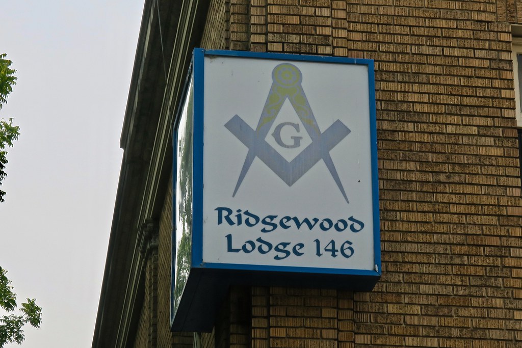 Masonic Hall, Ukiah, CA Sign on the Masonic Hall, Ridgewoo… Flickr