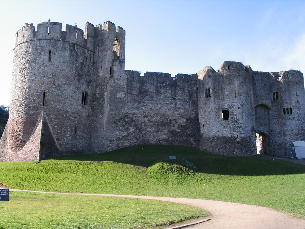 Chepstow Castle 01 Karen & J.J. Morton Flickr