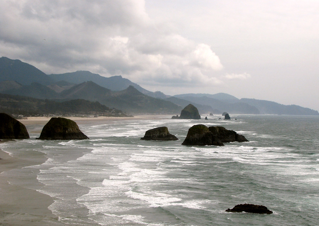 Pacific Ocean at Cannon Beach, Oregon Alone I walked on th… Flickr