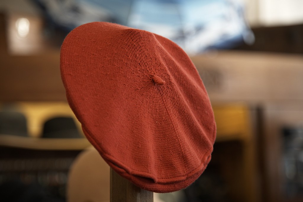 Red Hat Red Hat... Ricardo Liberato Flickr