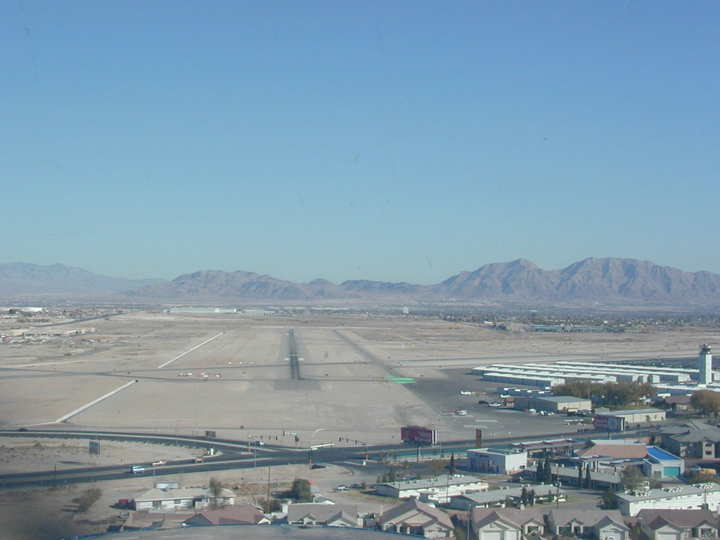 Final for 7, North Las Vegas North Las Vegas Airport was