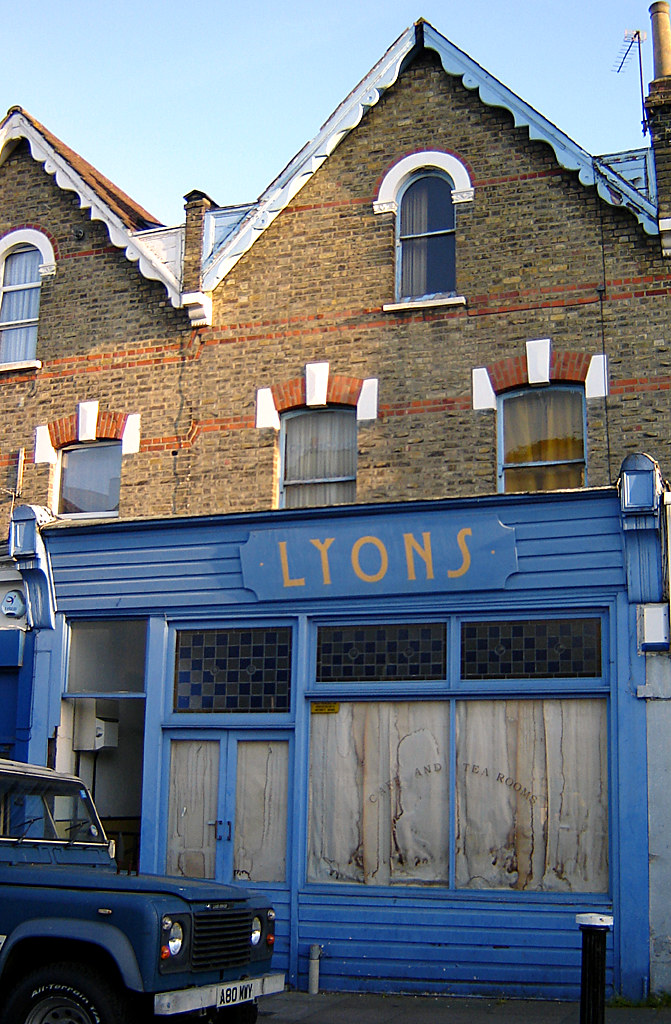 'Lyons' tea house, Bounds Green Thought I'd fallen through… Flickr