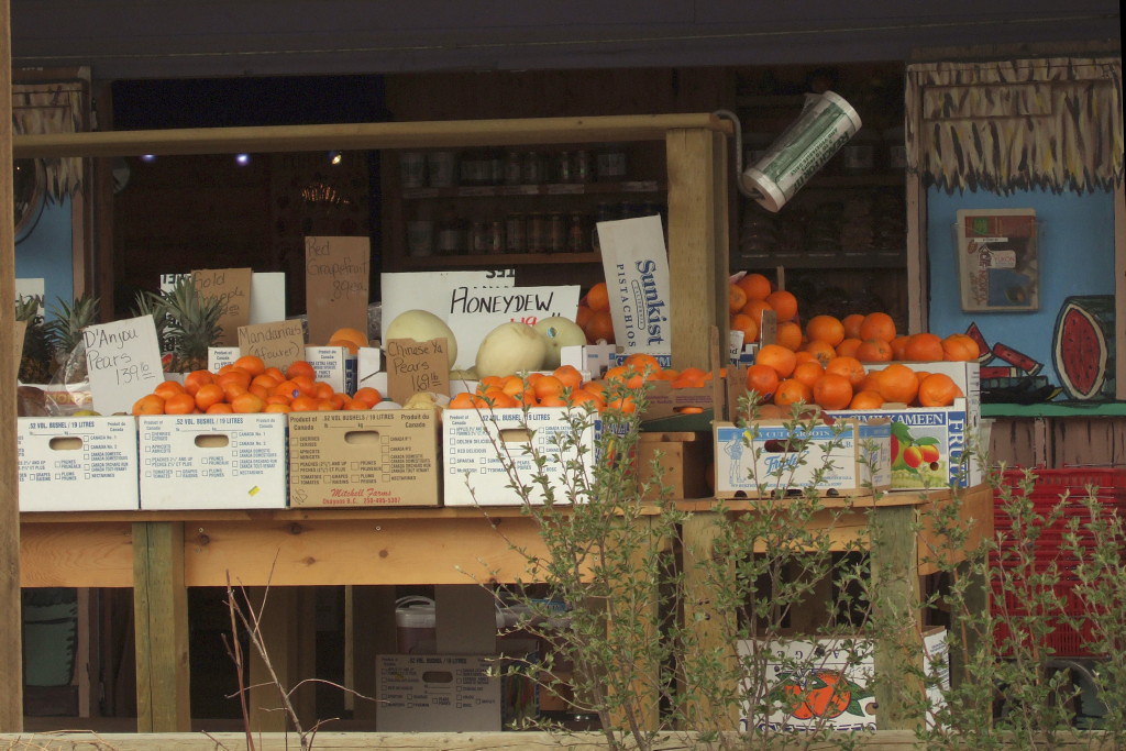 Fruit stand 1652.1 One of the important Whitehorse signs o… Flickr