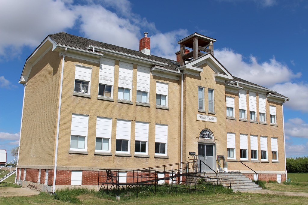 Old Cadillac School (Cadillac, Saskatchewan) Old Cadillac … Flickr